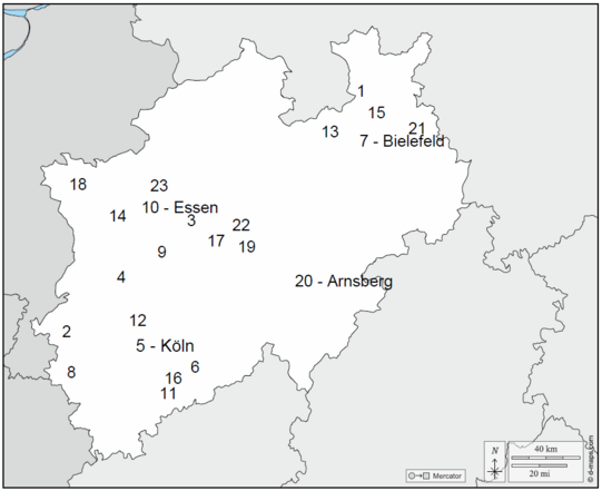 Es ist eine NRW-Karte zu sehen. Auf dieser sind größere Städte beschriftet eingezeichnet. Zudem wurden die Städte nummeriert, in denen die Psychotherapeut*innen aus der unten stehenden Tabelle tätig sind.